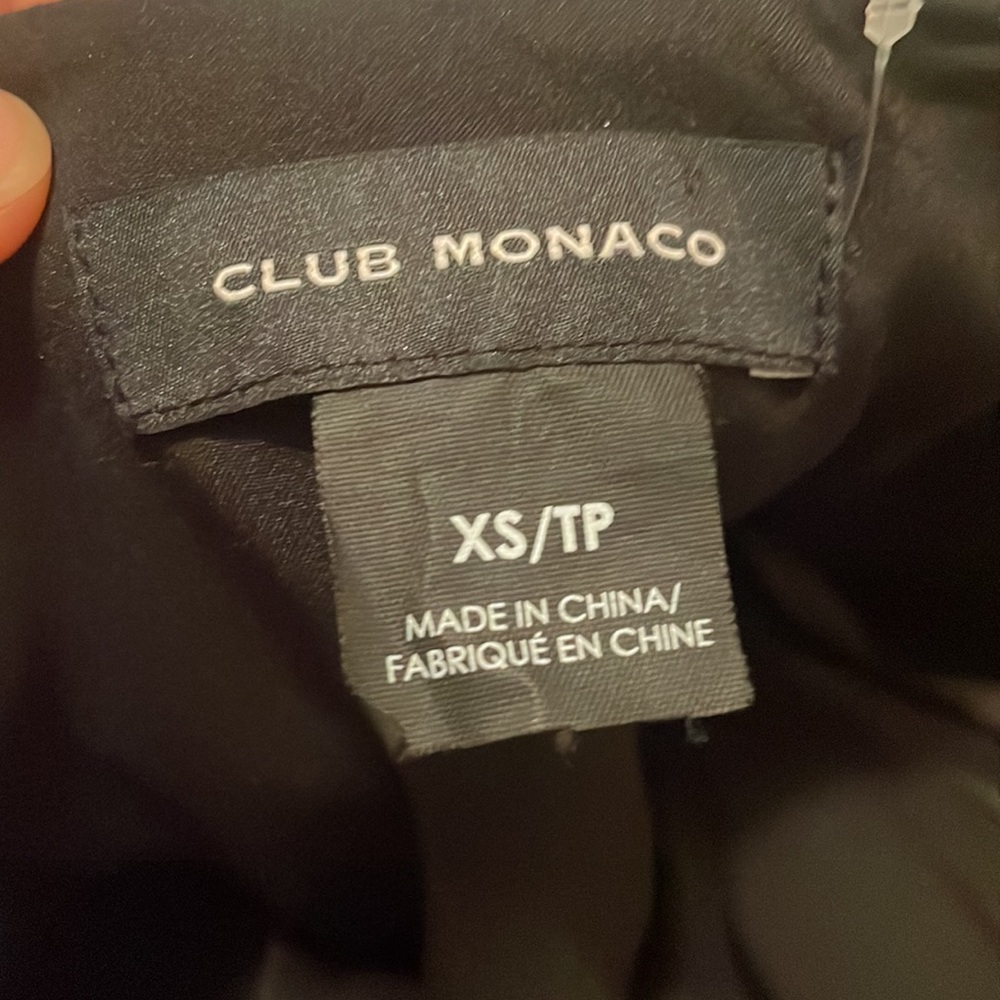 Club Monaco - Picture 2 of 4